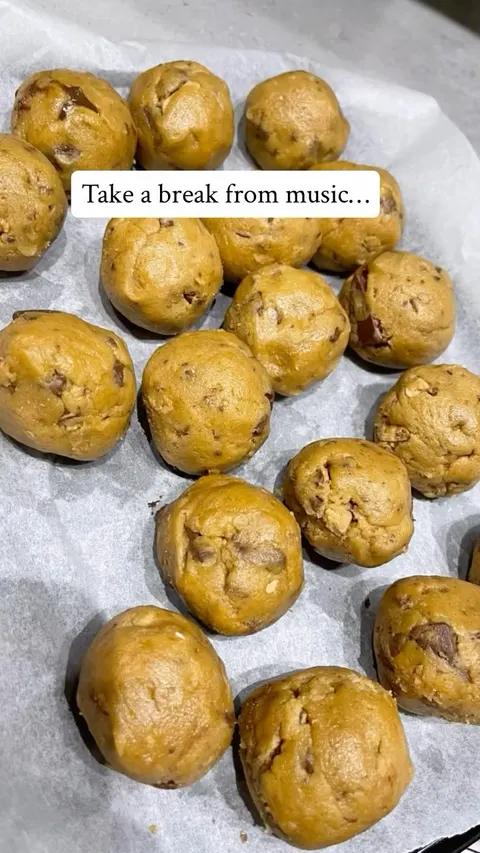 Stuffed cookie dough balls ready for the oven
