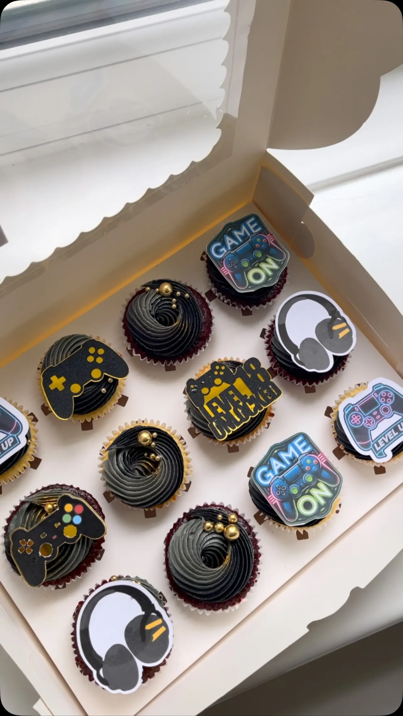 Box of 12 Cupcakes