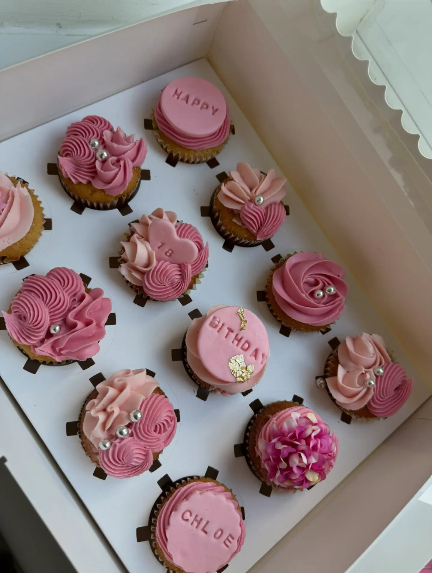 Box of 12 Cupcakes
