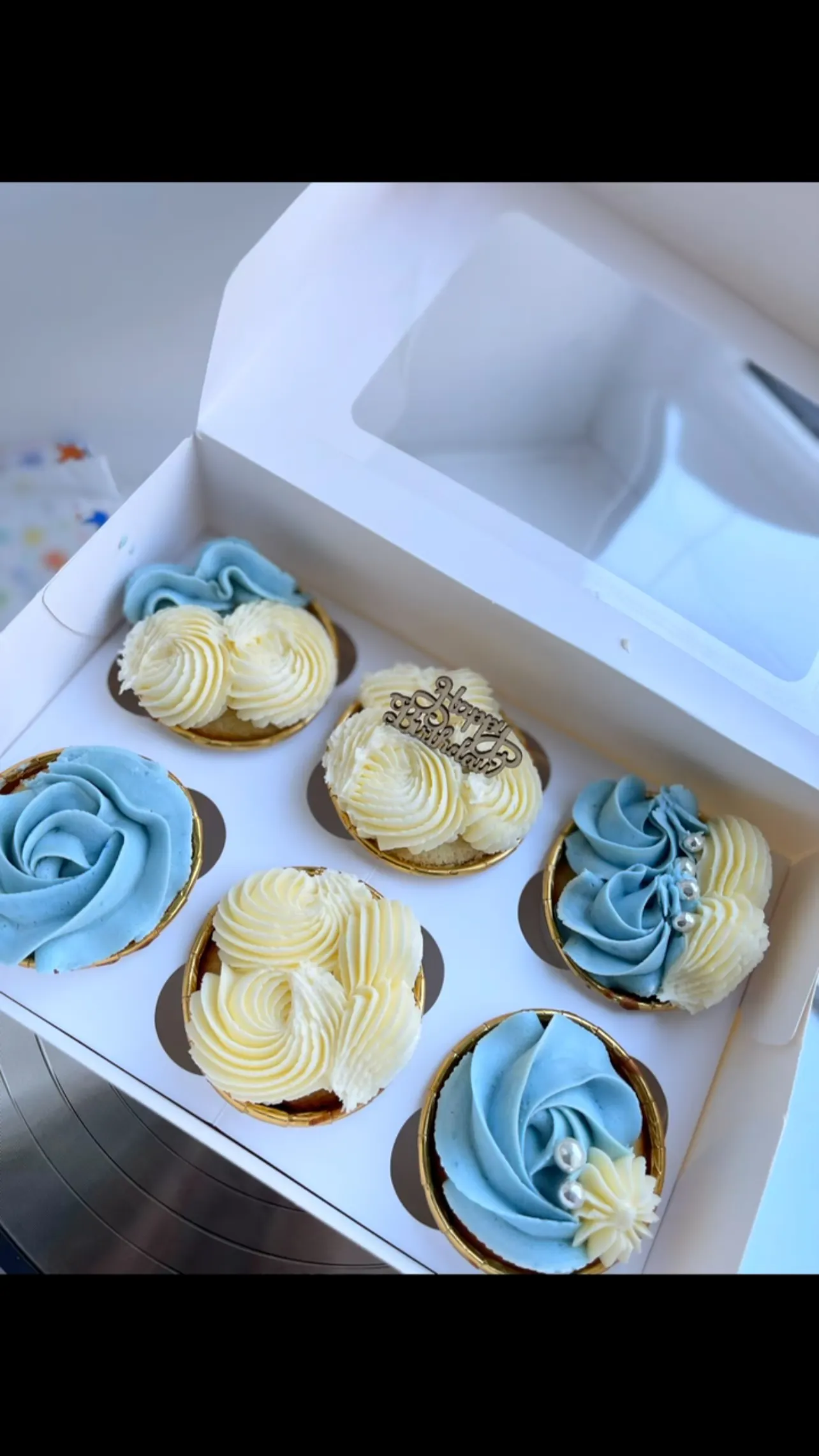 Box of 6 Cupcakes