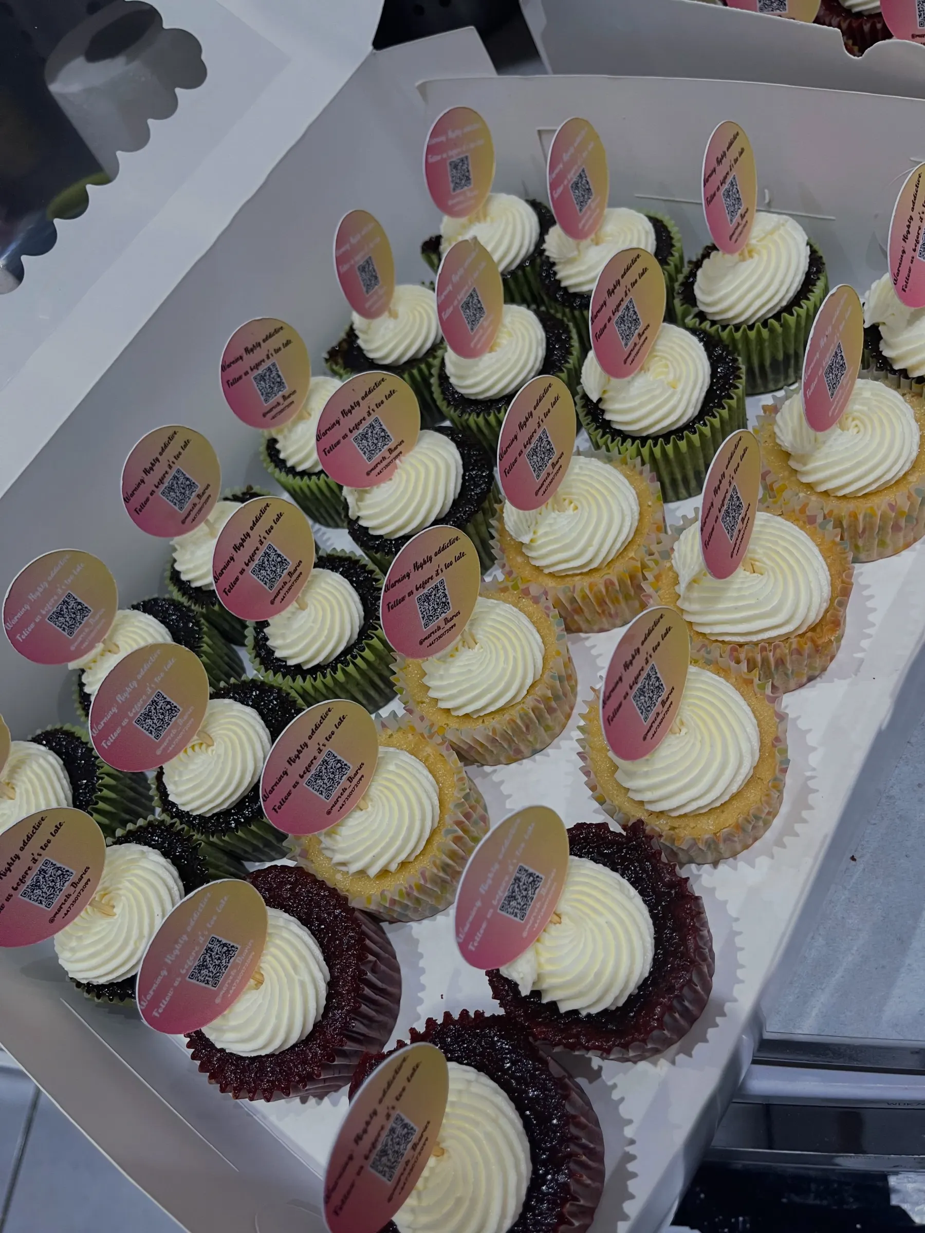 Box of 24 Cupcakes