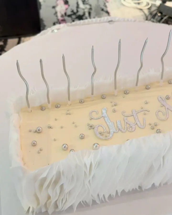 Wedding & Engagement Cake